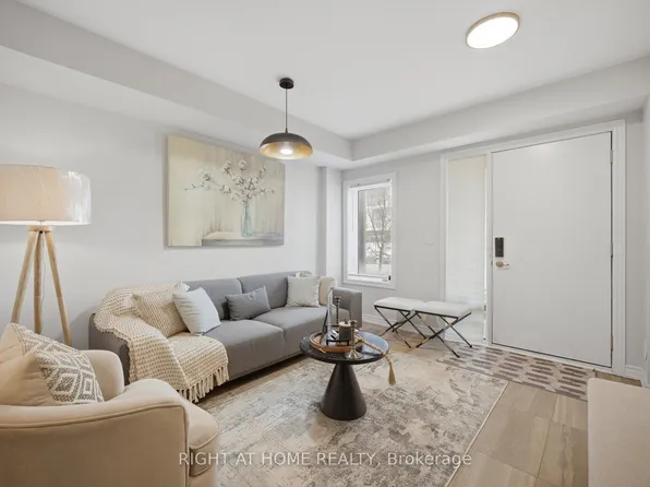 348 Wheat Boom Dr #6, Oakville, ON L6H 0V1