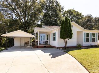 120 Jenkins Ave, Mount Holly, NC 28120