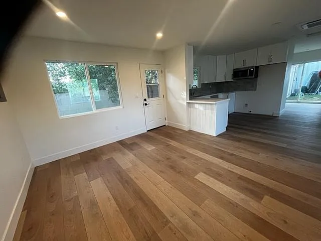 2131 E Altura Ave — Photo 2