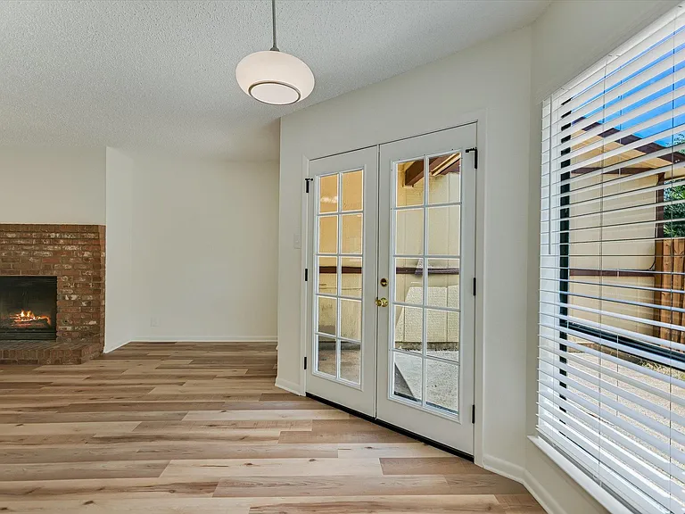6103 Hill Forest Dr #B — Photo 5