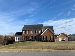 38766 Rambling Farm Dr, Hamilton, VA 20158