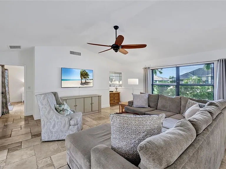 9940 Treasure Cay Ln — Photo 5