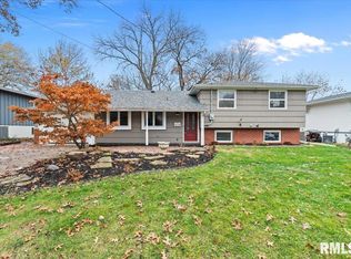 1520 Parklane Dr, Bettendorf, IA 52722