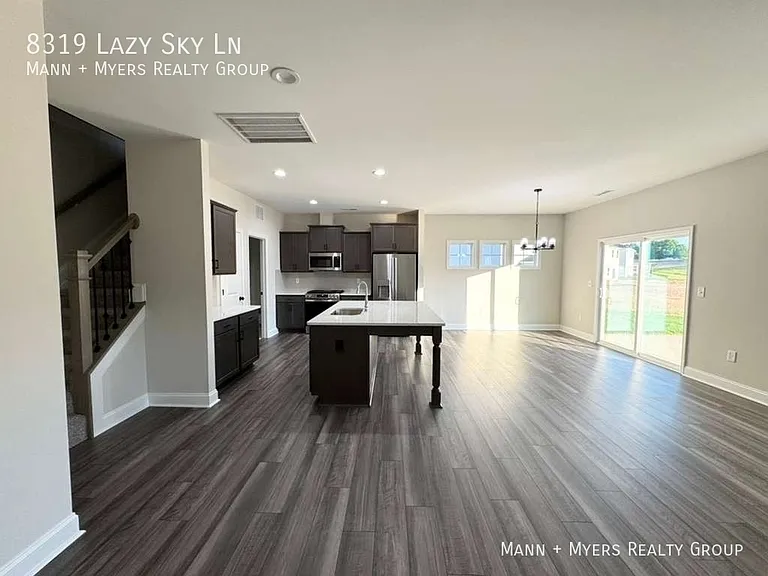 8319 Lazy Sky Ln — Photo 9