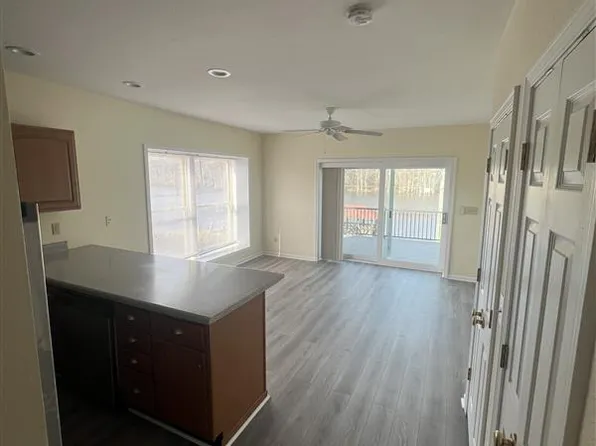 125 W Water St #C, Plymouth, NC 27962