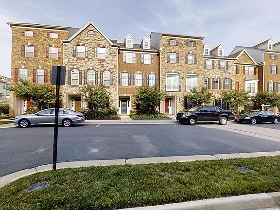 5th image of 22625 Cambridgeport Sq