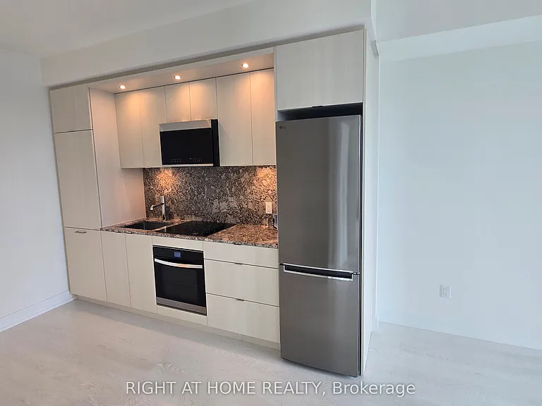 60 Central Park Dr #1007 — Photo 39