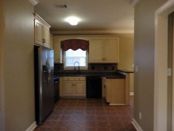 5th image of 4124 Woodbury Cir