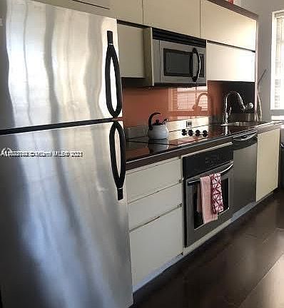 3rd image of 435 21st St #219