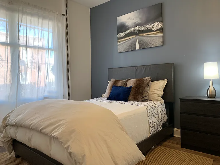 2428 Cambreleng Ave — Photo 4