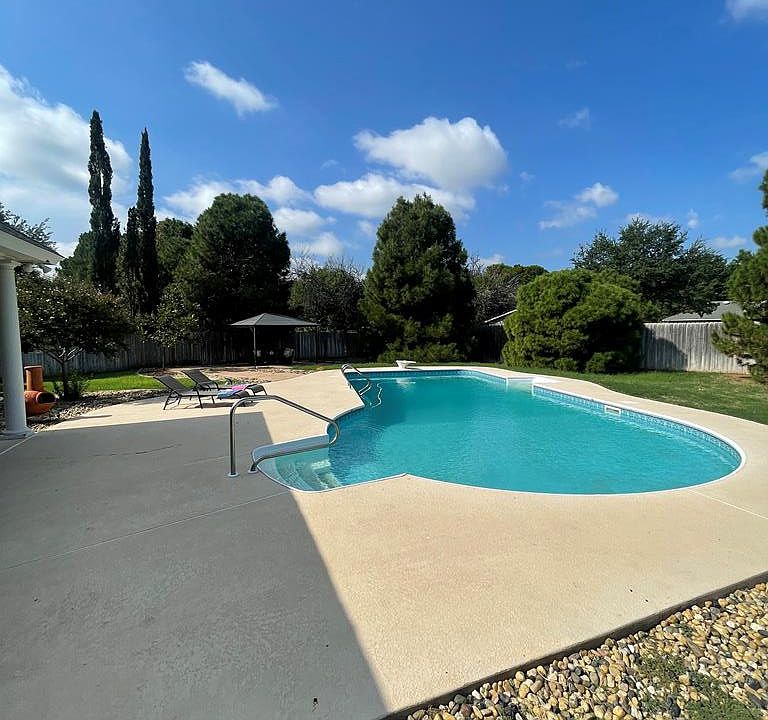 1st image of 1412 Doral Ct