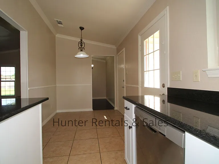 1615 Beaver Trl — Photo 23