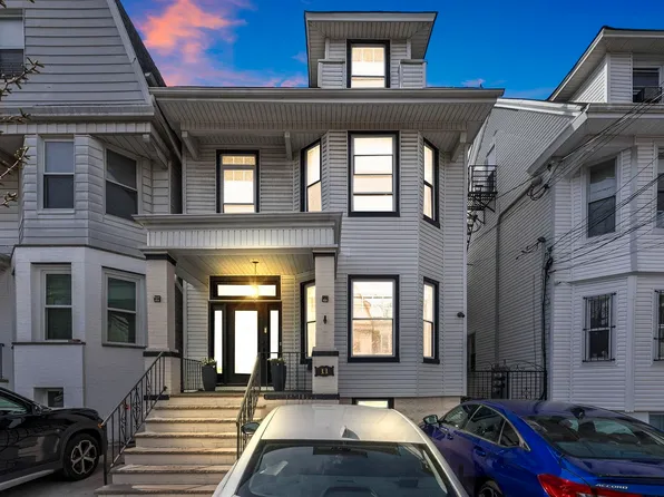 11 50th Street image 1 of 39