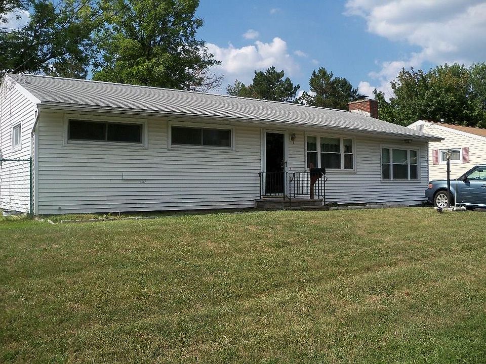 1st image of 124 Saslon Park Dr