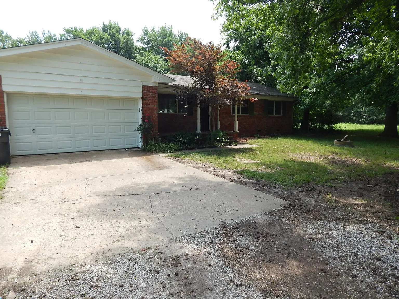 3 bed, 1.5 bath, 1845 sqft, $1,685 — Photo 1