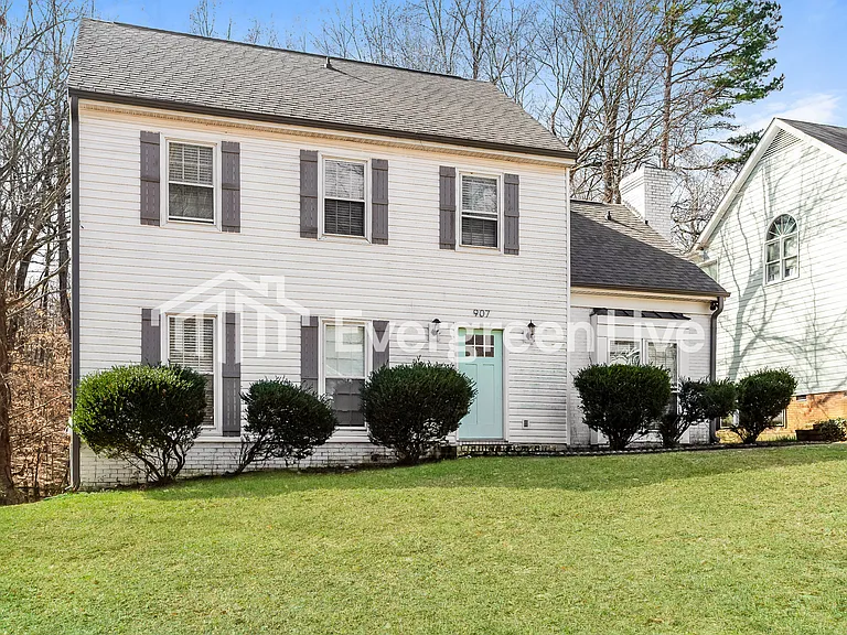 907 Doby Springs Dr — Photo 2