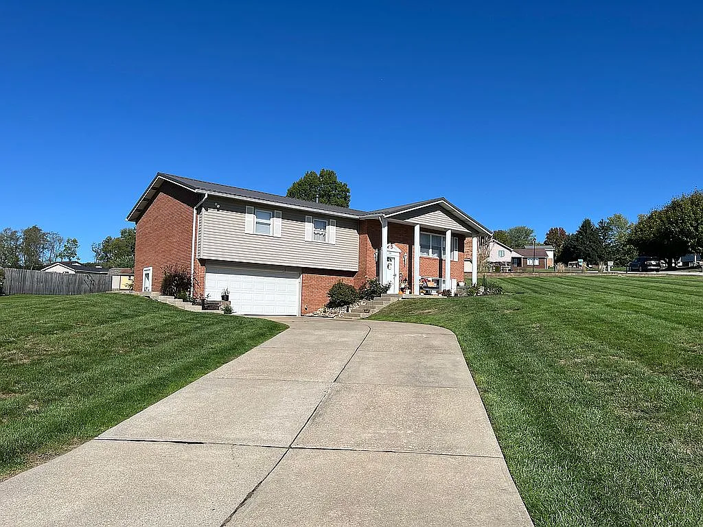 300 Virginia Cir photo 1