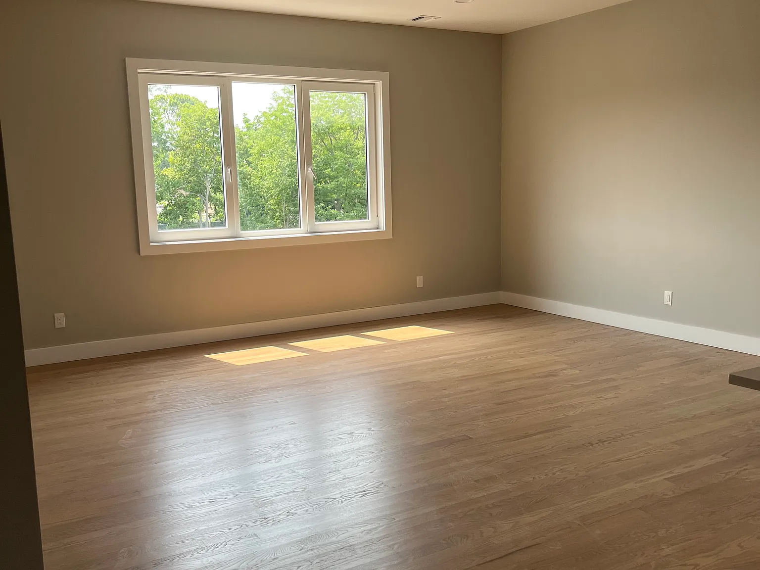 1 bed, $2,300 — Photo 3