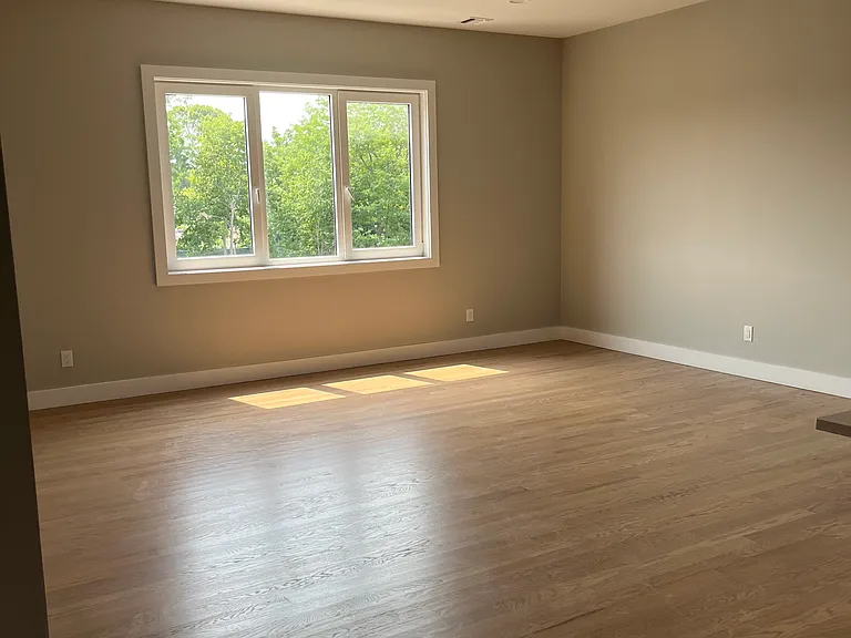 418 Oak St #201 — Photo 3