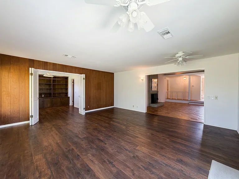 962 N Calmgrove Ave — Photo 47