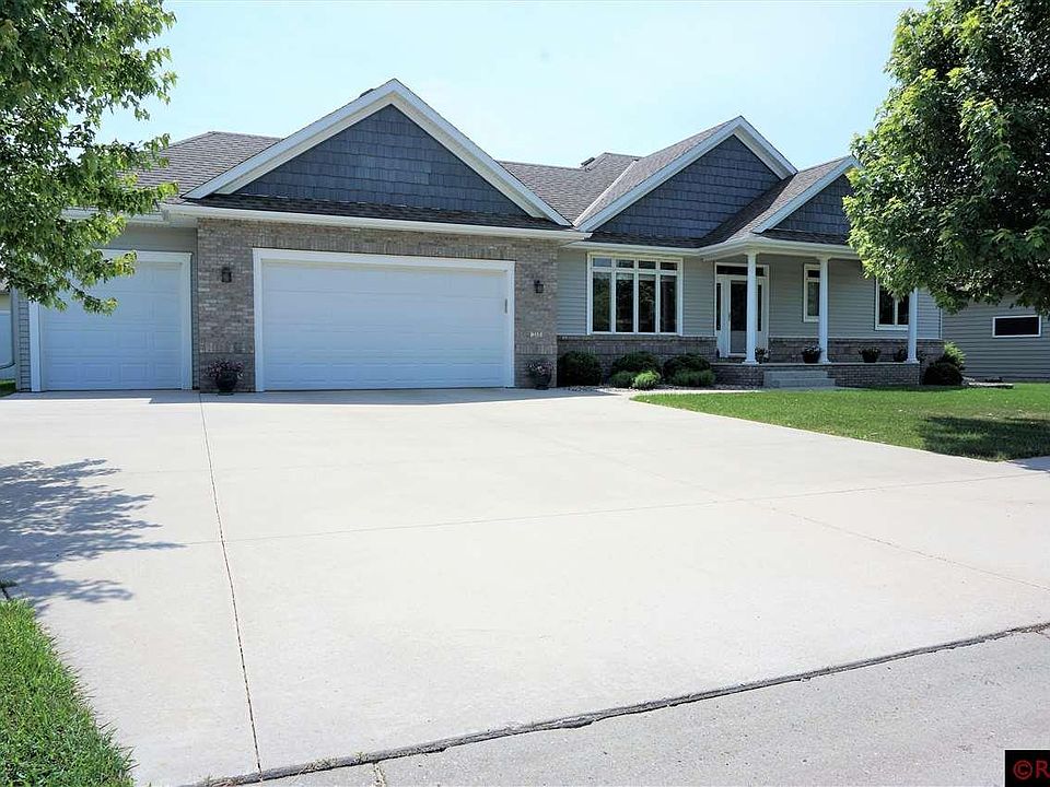 1st image of 213 Woodhaven Cir