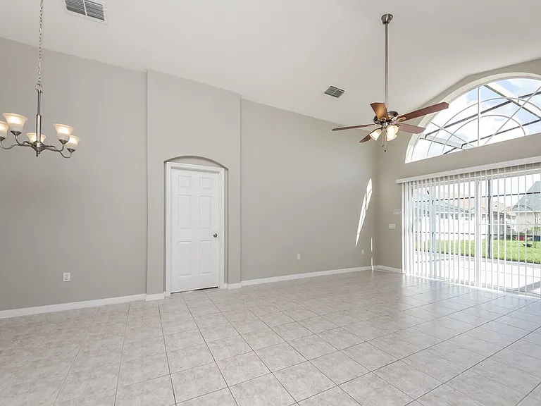 4616 Falcon Ave — Photo 5