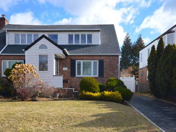 186 Whitehall Rd S #S, Garden City, NY 11530