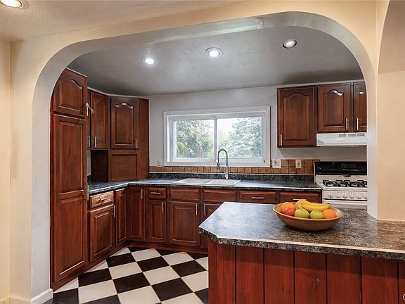 3rd image of 113 Hounsfield St