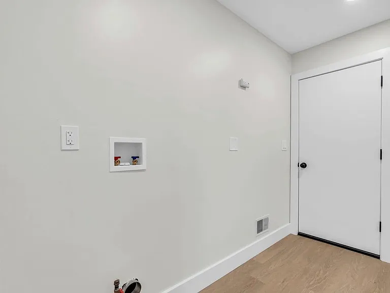 633 Eltone Rd — Photo 29