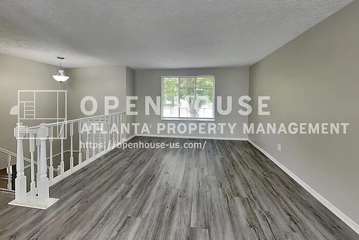 4 bed, 3.0 bath, 1988 sqft, $2,400 — Photo 3