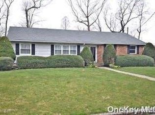 18 Kennedy Rd, Port Jefferson Station, NY 11776