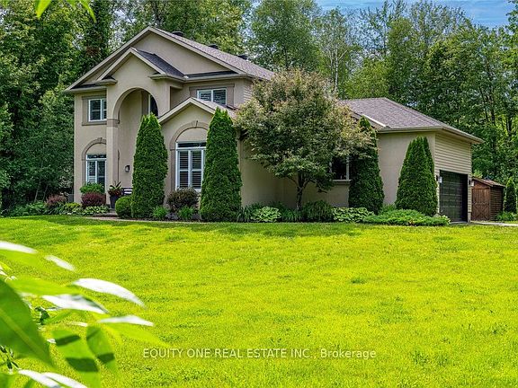 2nd image of 133 Arbourbrook Blvd