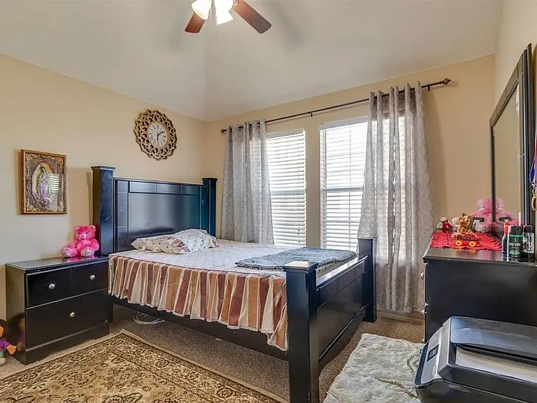 3900 Fernando Dr #3900 — Photo 6