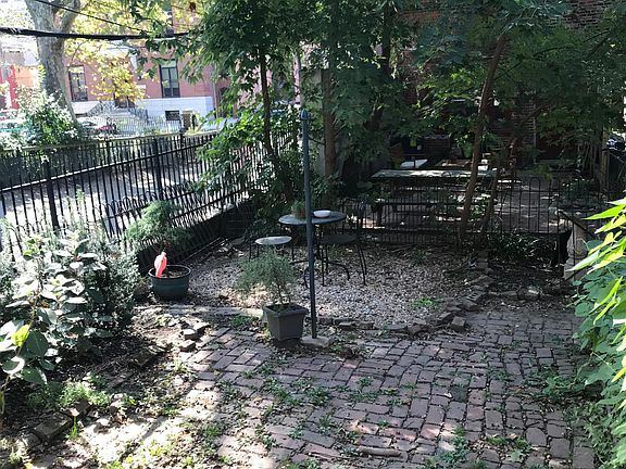 Great space for a gardener or anyone who wants a quiet place to enjoy some greenery