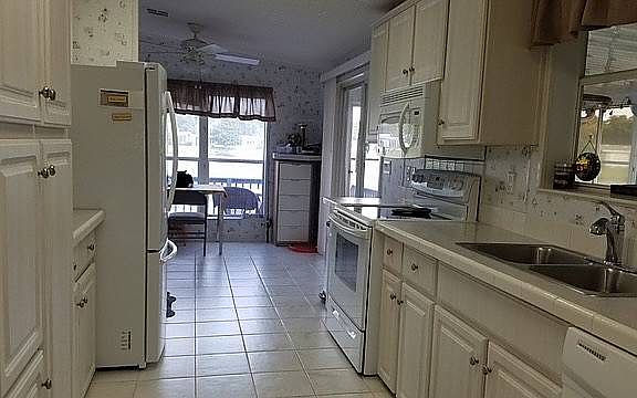 4th image of 84 Beaver Lake Cir #398