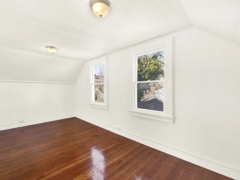 520 Indian Aly — Photo 19