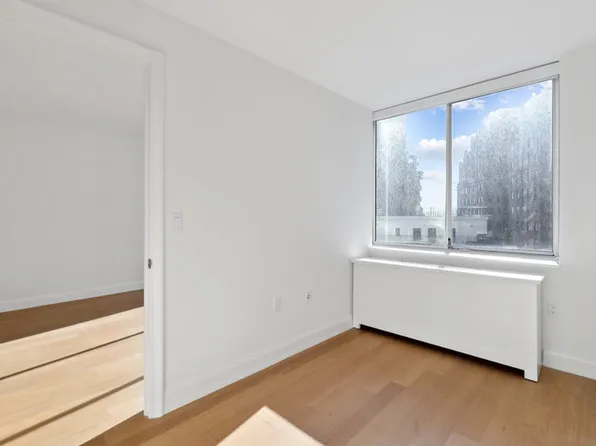 420 East 54th Street image 25 of 40