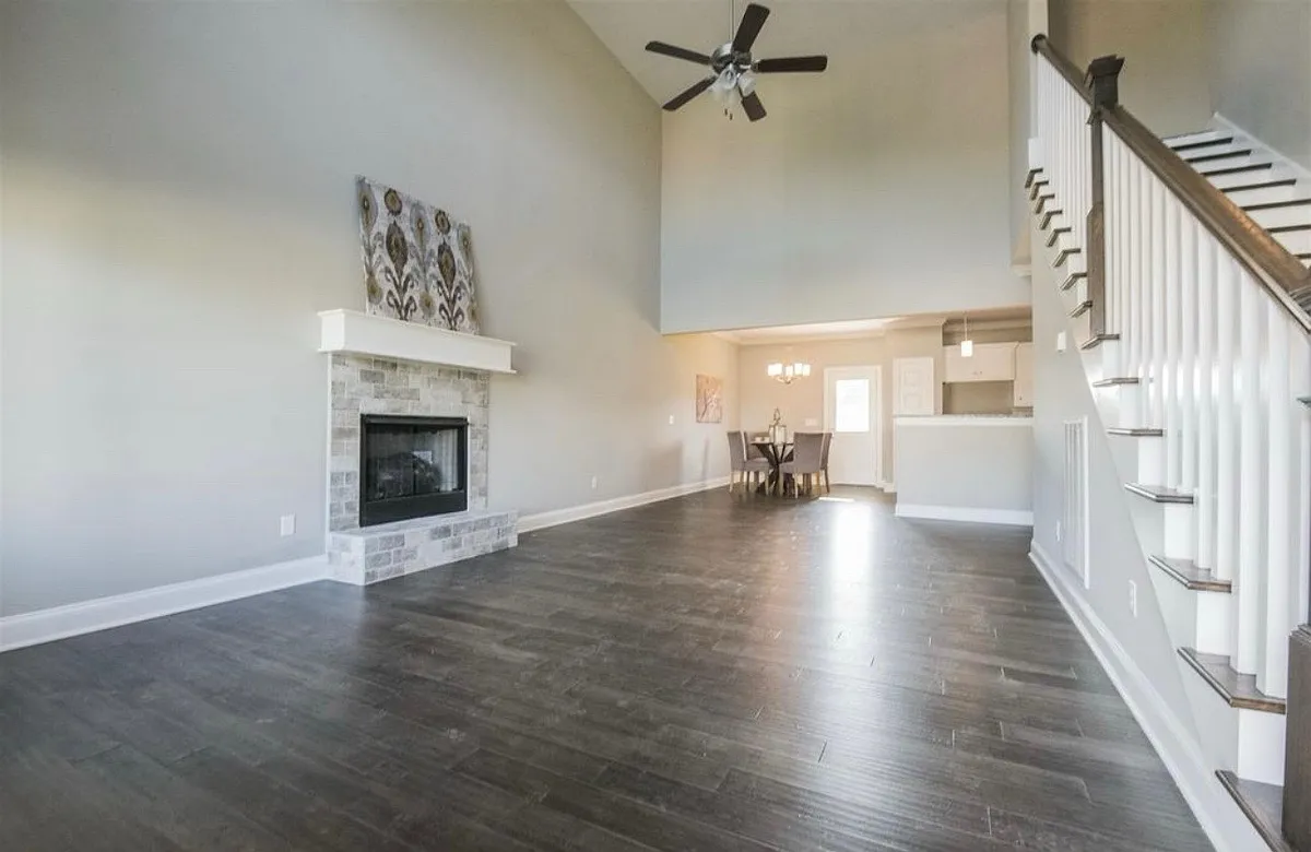 Building Photo - 1242 Matheus Dr