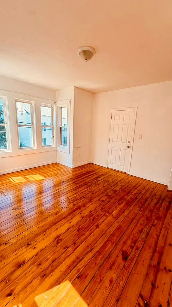 502 Fourth Street Fall River - 2W — Photo 2