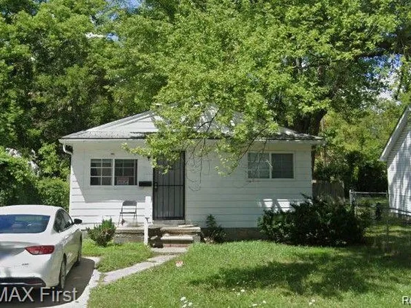 15739 Dolphin St, Detroit, MI 48223