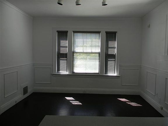 3rd image of 16 W Seymour Ave
