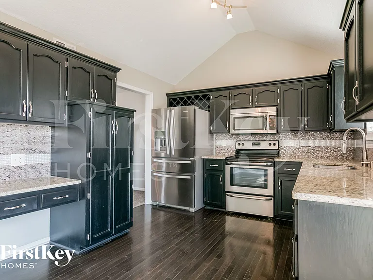 1603 Roberta Dr — Photo 8