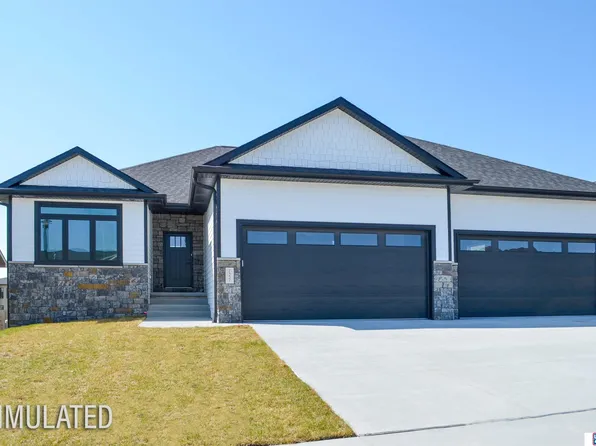 1035 N 107th St, Lincoln, NE 68527