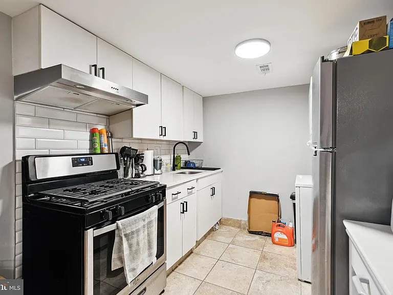 108 Queen St #3 — Photo 1