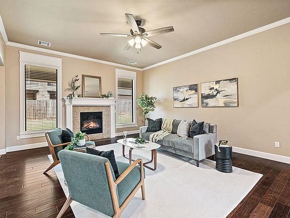 4th image of 1113 Lindsey Ln