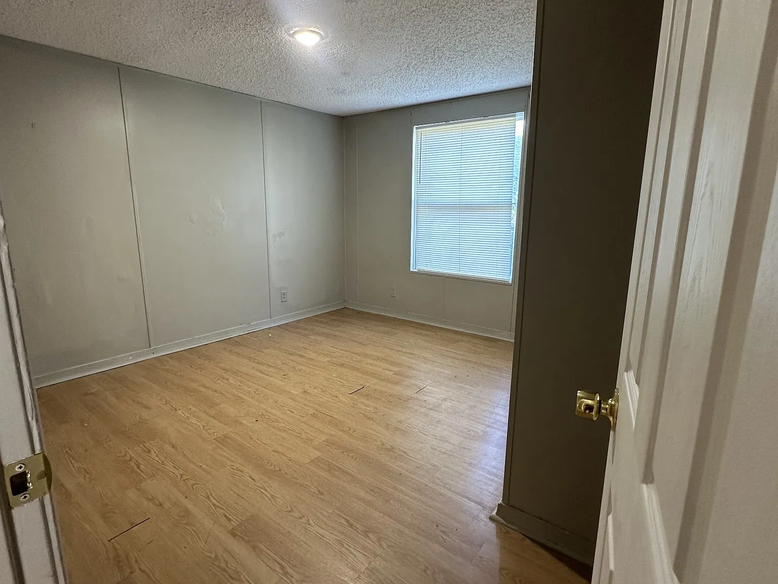 3 bed, 1400 sqft, $1,050 — Photo 4