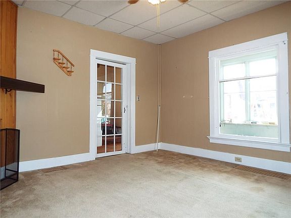 5th image of 205 E Green St