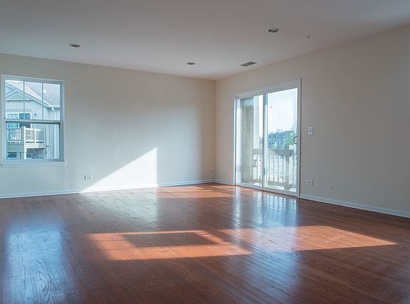 5th image of 1901 Crenshaw Cir