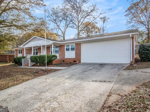 109 Robin Hood Dr, Newnan, GA 30263