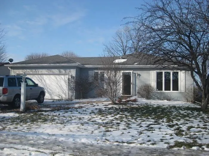 3 bed, 2030 sqft, $3,095 — Photo 1
